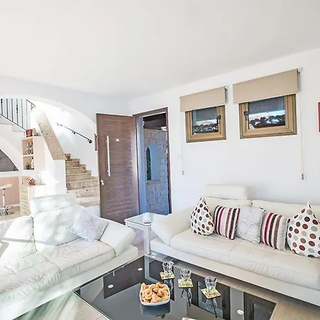 Aloriti Dyo - Beautiful 3 Bedroom Ayia Thekla With Private Pool - Close To The Beach Βίλα Αγία Νάπα