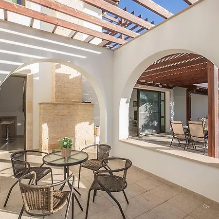 Aloriti Dyo - Beautiful 3 Bedroom Ayia Thekla With Private Pool - Close To The Beach Βίλα Αγία Νάπα