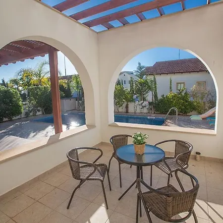 Aloriti Dyo - Beautiful 3 Bedroom Ayia Thekla With Private Pool - Close To The Beach