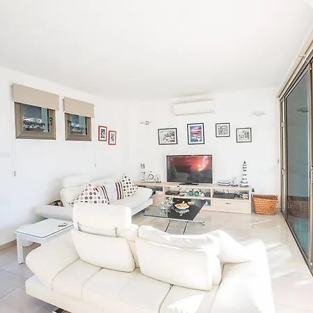Aloriti Dyo - Beautiful 3 Bedroom Ayia Thekla With Private Pool - Close To The Beach Айя-Напа