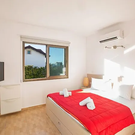 Вилла Aloriti Dyo - Beautiful 3 Bedroom Ayia Thekla With Private Pool - Close To The Beach Айя-Напа