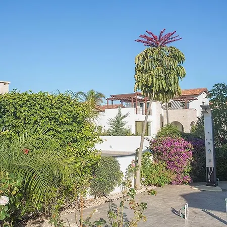 Aloriti Dyo - Beautiful 3 Bedroom Ayia Thekla With Private Pool - Close To The Beach *