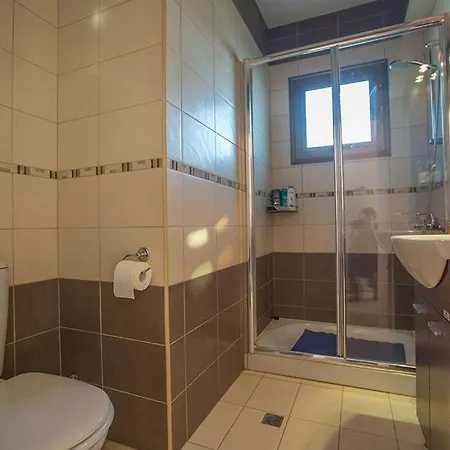 Villa Aloriti Dyo - Beautiful 3 Bedroom Ayia Thekla With Private Pool - Close To The Beach *