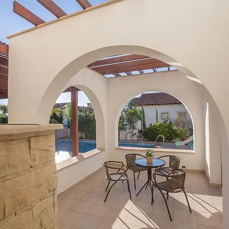 Aloriti Dyo - Beautiful 3 Bedroom Ayia Thekla With Private Pool - Close To The Beach
